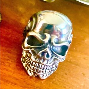 Awesome Stainless steel skull ring